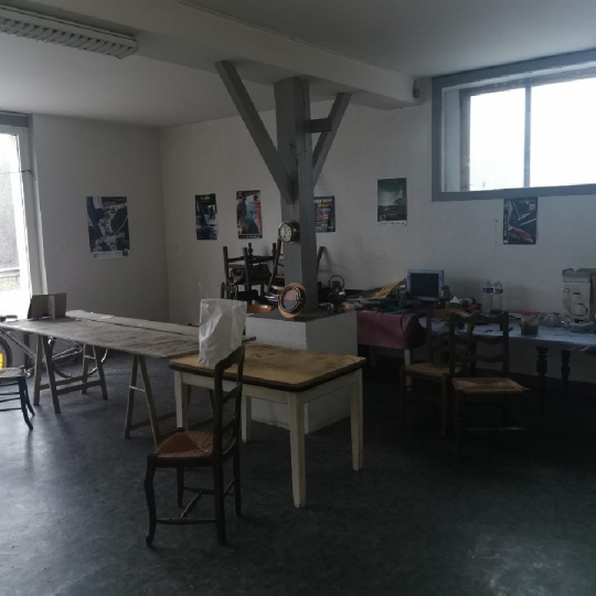  Annonces LIMOGES : Local / Bureau | AIXE-SUR-VIENNE (87700) | 1 000 m2 | 129 300 € 