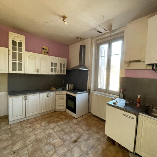  Annonces LIMOGES : Immeuble | LIMOGES (87100) | 81 m2 | 232 100 € 